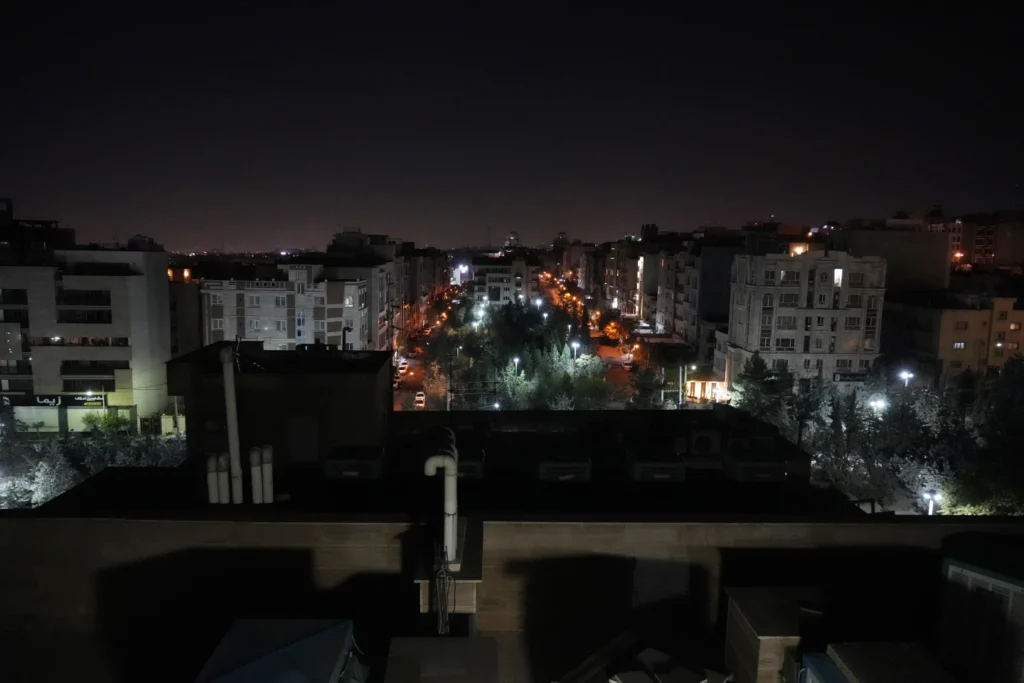 Загальний вигляд Тегерана після кількох вибухів, що пролунали навколо іранської столиці в результаті нанесення авіаударів Ізраїлю