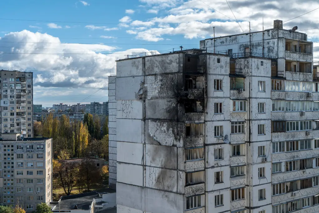 Пошкодження житлового будинку в Києві
