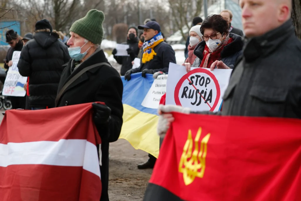 Латвія заборонила громадянам РФ та РБ купувати нерухомість в країні